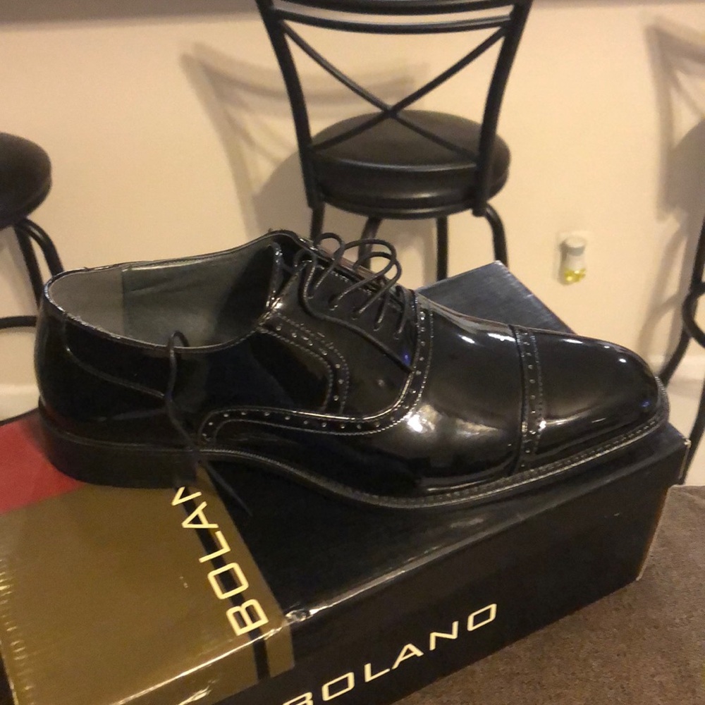 Men Shoes - Picture 2 of 2